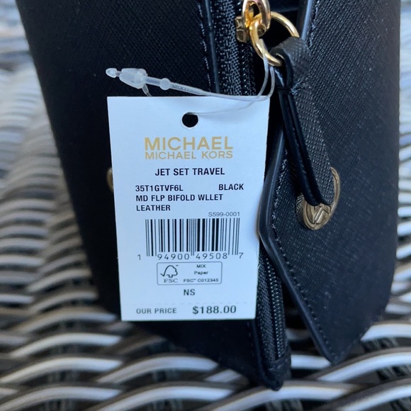 MICHAEL KORS JET SET TRAVEL MEDIUM FLAP BIFOLD WALLET BLACK - Picture 11 of 16